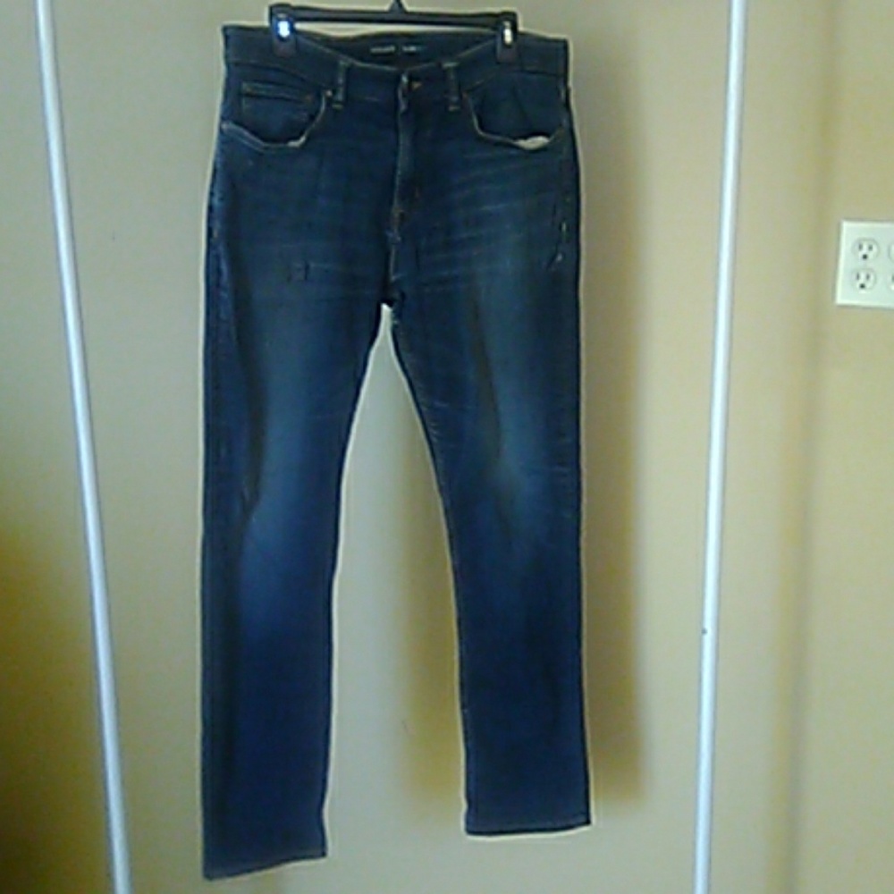Old navy slim jeans 34x32 plus size